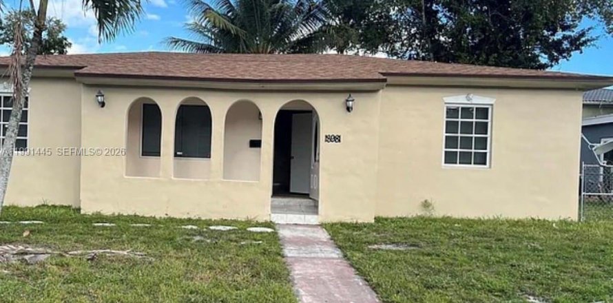 Дом в Майами-Гарденс, Флорида 3 спальни, 110.74м2 № 2052291