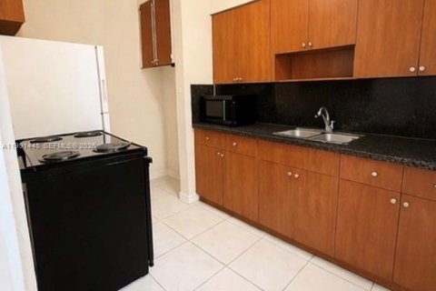 Villa ou maison à vendre à Miami Gardens, Floride: 3 chambres, 110.74 m2 № 2052291 - photo 7