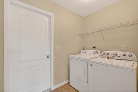 Villa ou maison à vendre à Cape Coral, Floride: 3 chambres, 166.85 m2 № 2248127 - photo 27