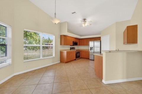 Villa ou maison à vendre à Cape Coral, Floride: 3 chambres, 166.85 m2 № 2248127 - photo 12
