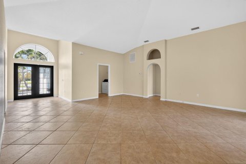 Villa ou maison à vendre à Cape Coral, Floride: 3 chambres, 166.85 m2 № 2248127 - photo 6