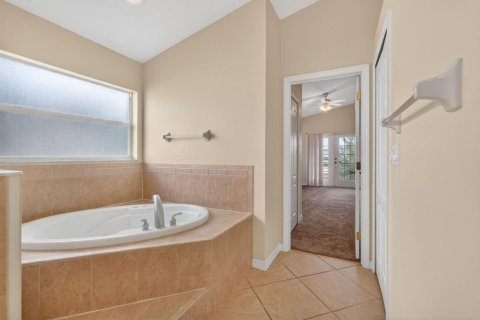 Villa ou maison à vendre à Cape Coral, Floride: 3 chambres, 166.85 m2 № 2248127 - photo 18
