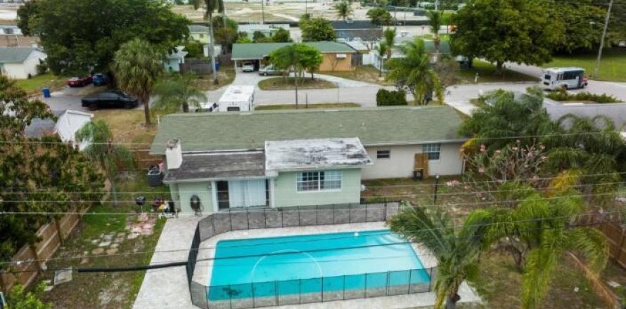 Casa en Lantana, Florida 3 dormitorios, 209.77 m2 № 1024309