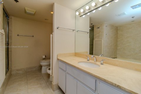 Condo in Key Biscayne, Florida, 2 bedrooms  № 1703654 - photo 12