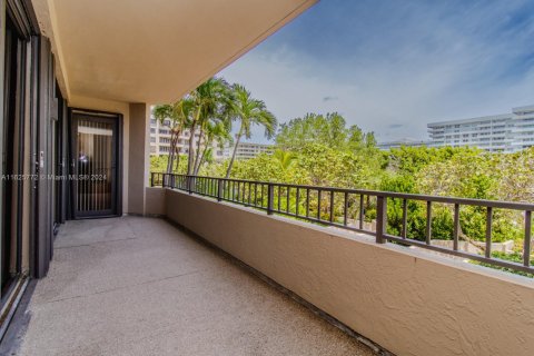 Condo in Key Biscayne, Florida, 2 bedrooms  № 1703654 - photo 19