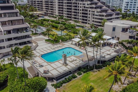 Condo in Key Biscayne, Florida, 2 bedrooms  № 1703654 - photo 4