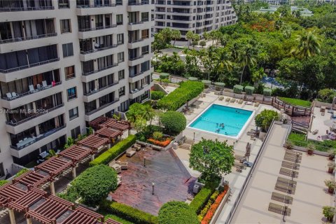 Condo in Key Biscayne, Florida, 2 bedrooms  № 1703654 - photo 23