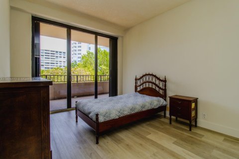 Condo in Key Biscayne, Florida, 2 bedrooms  № 1703654 - photo 14