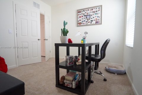 Снять в аренду виллу или дом в Порт-Сент-Луси, Флорида 3 спальни, 149.94м2, № 2005528 - фото 19