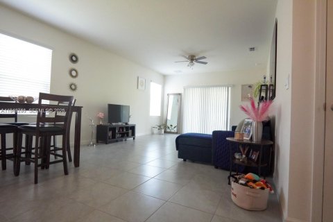 Снять в аренду виллу или дом в Порт-Сент-Луси, Флорида 3 спальни, 149.94м2, № 2005528 - фото 15