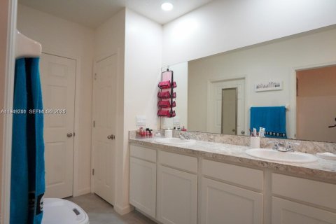 Снять в аренду виллу или дом в Порт-Сент-Луси, Флорида 3 спальни, 149.94м2, № 2005528 - фото 8