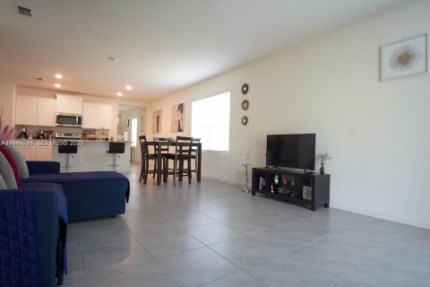 Снять в аренду виллу или дом в Порт-Сент-Луси, Флорида 3 спальни, 149.94м2, № 2005528 - фото 6