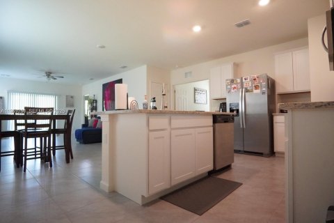 Снять в аренду виллу или дом в Порт-Сент-Луси, Флорида 3 спальни, 149.94м2, № 2005528 - фото 16