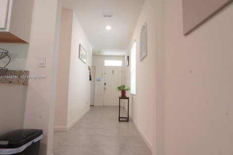 Снять в аренду виллу или дом в Порт-Сент-Луси, Флорида 3 спальни, 149.94м2, № 2005528 - фото 22