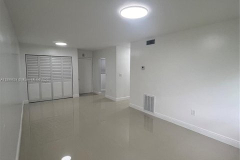 Condominio en alquiler en Palmetto Bay, Florida, 1 dormitorio, 61.69 m2 № 1950884 - foto 7