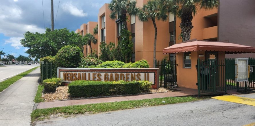 Кондоминиум с 1 спальней в Майами, Флорида № 2030705