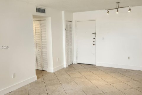 Снять в аренду кондоминиум в Майами, Флорида 1 спальня, 72.09м2, № 2030705 - фото 10