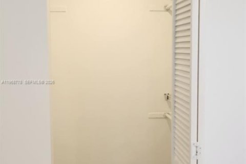 Снять в аренду кондоминиум в Майами, Флорида 1 спальня, 72.09м2, № 2030705 - фото 21