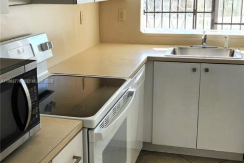 Снять в аренду кондоминиум в Майами, Флорида 1 спальня, 72.09м2, № 2030705 - фото 16