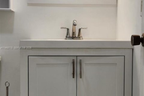 Снять в аренду кондоминиум в Майами, Флорида 1 спальня, 72.09м2, № 2030705 - фото 23