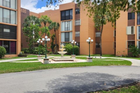 Снять в аренду кондоминиум в Майами, Флорида 1 спальня, 72.09м2, № 2030705 - фото 3