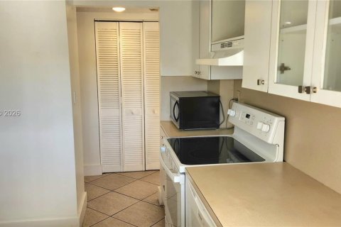 Снять в аренду кондоминиум в Майами, Флорида 1 спальня, 72.09м2, № 2030705 - фото 15