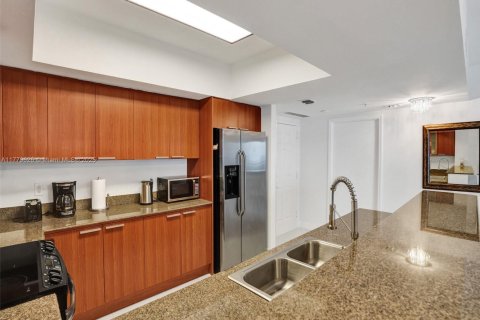 Copropriété à louer à Sunny Isles Beach, Floride: 1 chambre, 92.9 m2 № 1737957 - photo 4