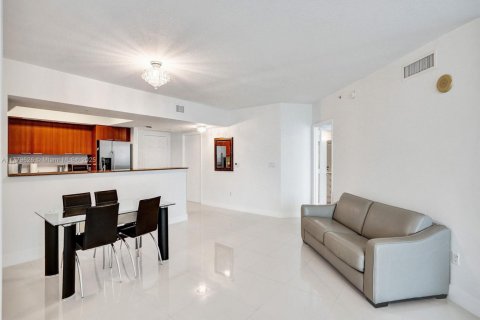 Copropriété à louer à Sunny Isles Beach, Floride: 1 chambre, 92.9 m2 № 1737957 - photo 17