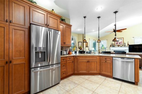 Villa ou maison à vendre à Belle Isle, Floride: 4 chambres, 231.05 m2 № 2345406 - photo 8