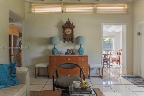 Купить виллу или дом в Холливуд, Флорида 2 спальни, 117.99м2, № 1972580 - фото 14