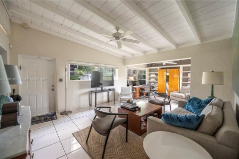 Купить виллу или дом в Холливуд, Флорида 2 спальни, 117.99м2, № 1972580 - фото 13