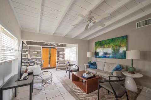 Купить виллу или дом в Холливуд, Флорида 2 спальни, 117.99м2, № 1972580 - фото 3