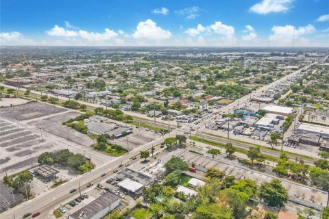 Купить виллу или дом в Холливуд, Флорида 2 спальни, 117.99м2, № 1972580 - фото 17