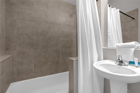 Townhouse in Orlando, Florida 4 bedrooms, 191.01 sq.m. № 1562019 - photo 19