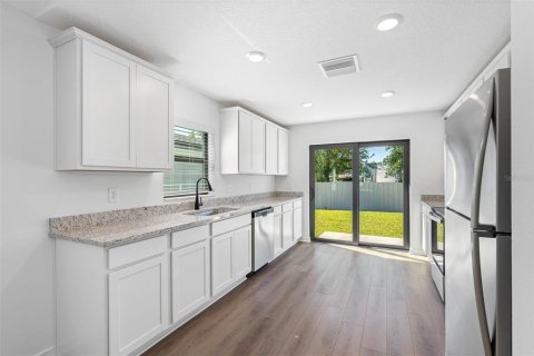 Villa ou maison à vendre à Lakeland, Floride: 2 chambres, 95.88 m2 № 2232407 - photo 7