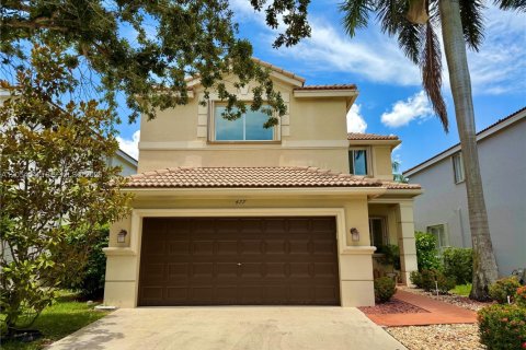 House in Weston, Florida 4 bedrooms, 193.98 sq.m. № 2189529