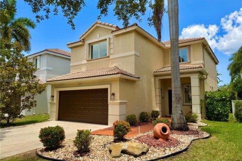 House in Weston, Florida 4 bedrooms, 193.98 sq.m. № 2189529 - photo 2