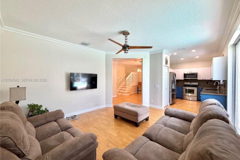 House in Weston, Florida 4 bedrooms, 193.98 sq.m. № 2189529 - photo 10