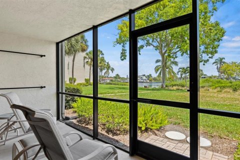 Condominio en alquiler en Sarasota, Florida, 2 dormitorios, 79.9 m2 № 1808743 - foto 2