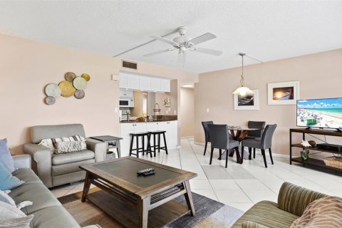 Condominio en alquiler en Sarasota, Florida, 2 dormitorios, 79.9 m2 № 1808743 - foto 21