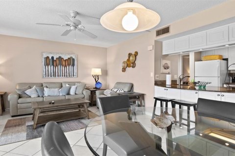 Condominio en alquiler en Sarasota, Florida, 2 dormitorios, 79.9 m2 № 1808743 - foto 7