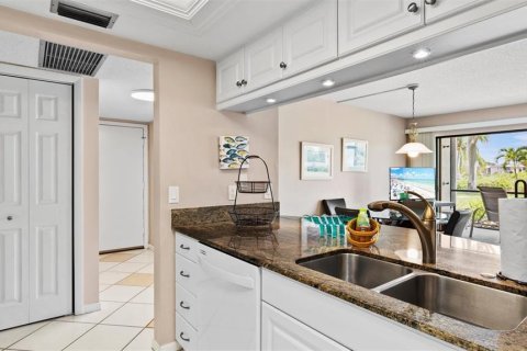 Condominio en alquiler en Sarasota, Florida, 2 dormitorios, 79.9 m2 № 1808743 - foto 13