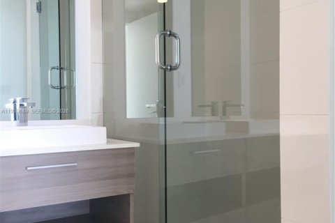 Condo in Miami, Florida, 1 bedroom № 1997031 - photo 14