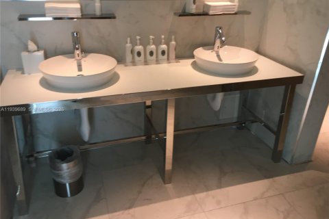 Condo in Miami, Florida, 1 bedroom № 1997031 - photo 27