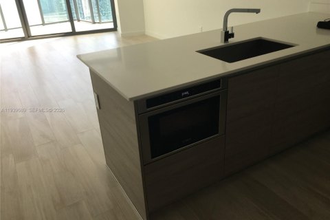 Condo in Miami, Florida, 1 bedroom № 1997031 - photo 4