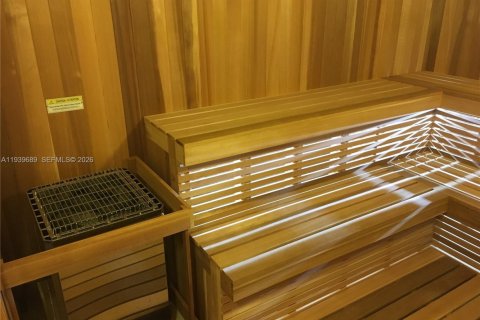 Condo in Miami, Florida, 1 bedroom № 1997031 - photo 28