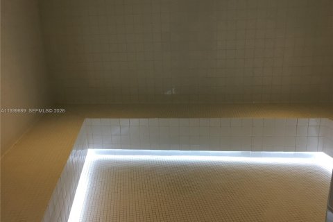 Condo in Miami, Florida, 1 bedroom № 1997031 - photo 29