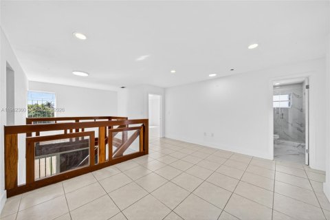 Villa ou maison à vendre à Hialeah, Floride: 4 chambres, 179.49 m2 № 2025000 - photo 29