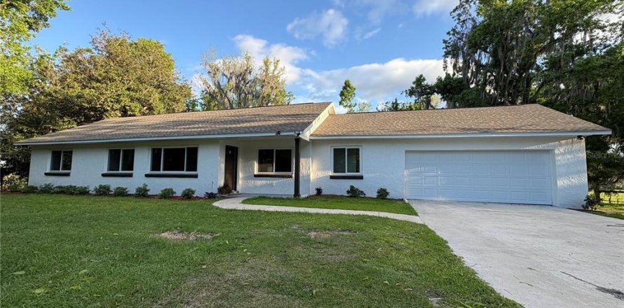 House in Ocala, Florida 3 bedrooms, 148.64 sq.m. № 1642820