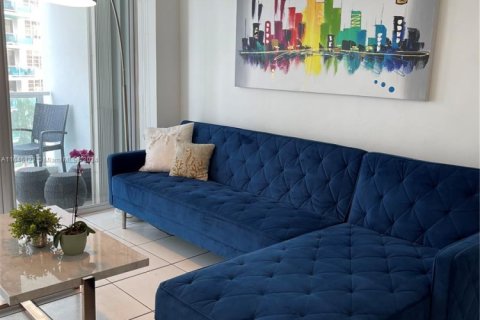 Condo in Miami Beach, Florida, 2 bedrooms № 1957382 - photo 18